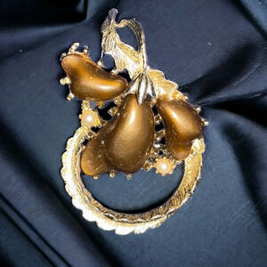 Vintage Gold Tone Brown Thermoset Brooch